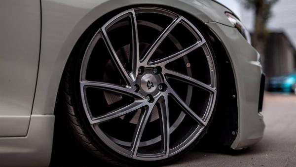 VW Golf VII Summerwheels 19" KV2 grey pol. - Nexen